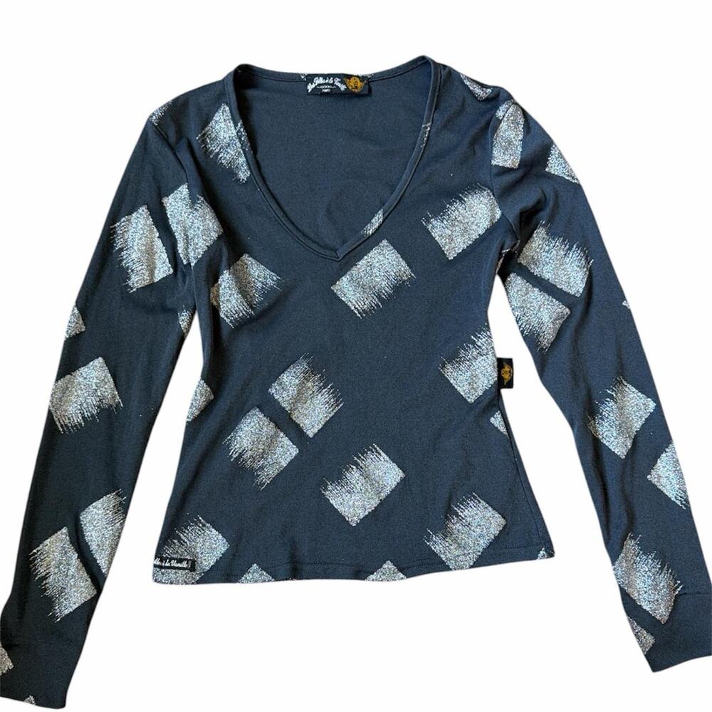 Des Filles à la Vanille Y2K grunge long sleeve top with silver glittery diamond